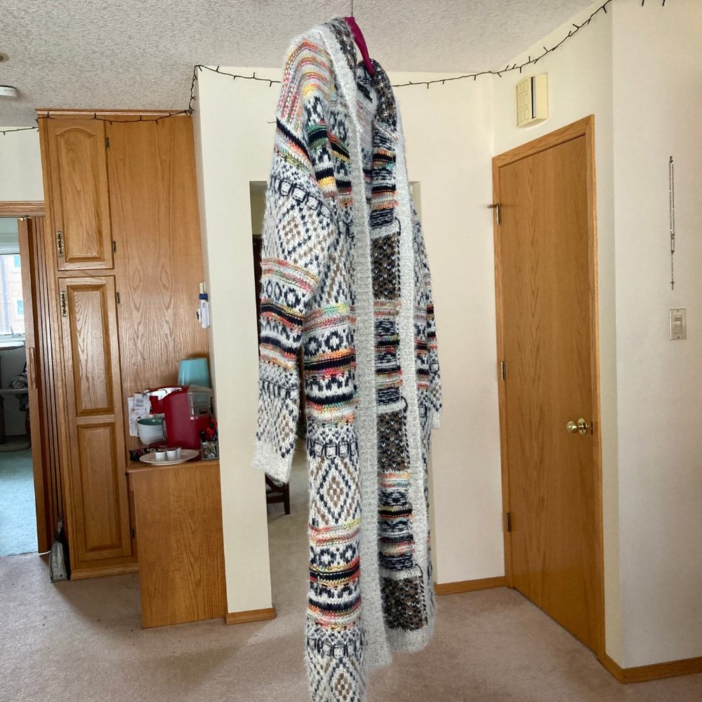 Sweater - Picture 6 of 6